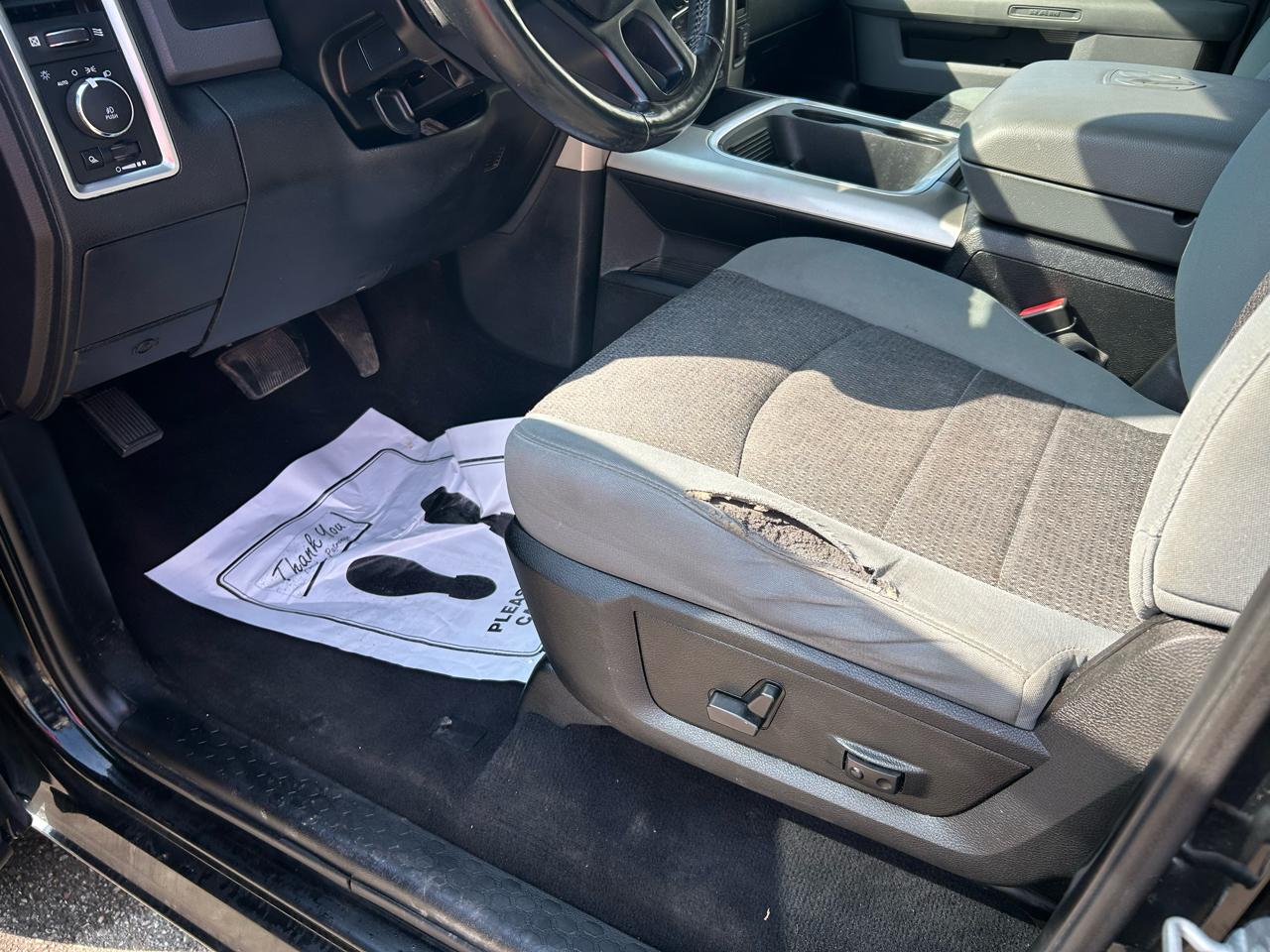 RAM 1500 Classic SLT 4x4 Quad Cab 6'4" Box 2019