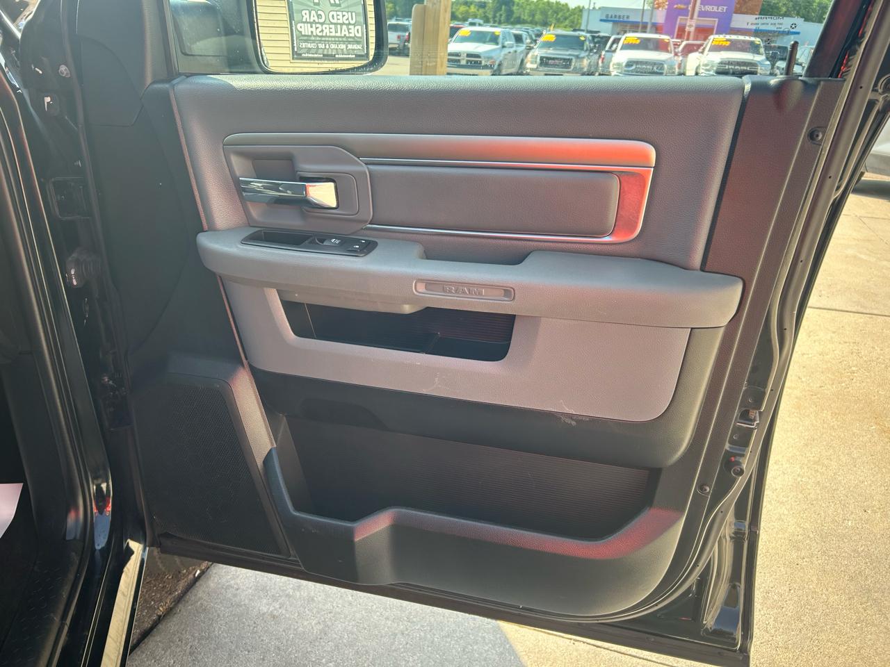 RAM 1500 Classic SLT 4x4 Quad Cab 6'4" Box 2019