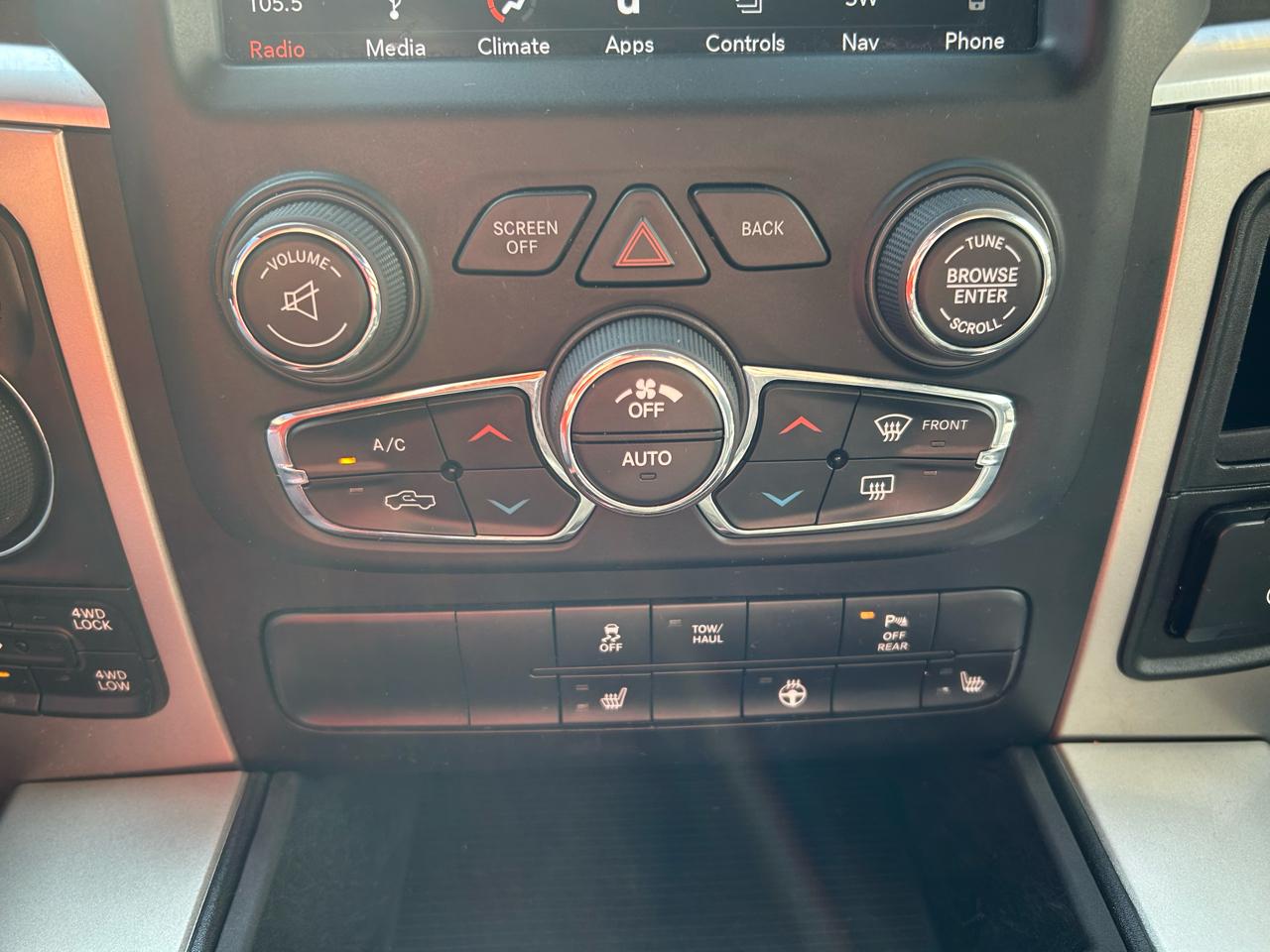 RAM 1500 Classic SLT 4x4 Quad Cab 6'4" Box 2019