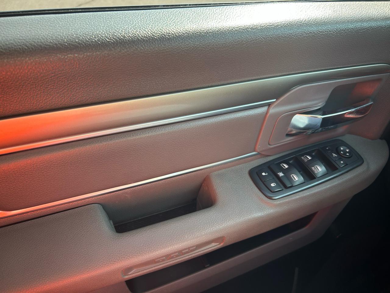 RAM 1500 Classic SLT 4x4 Quad Cab 6'4" Box 2019