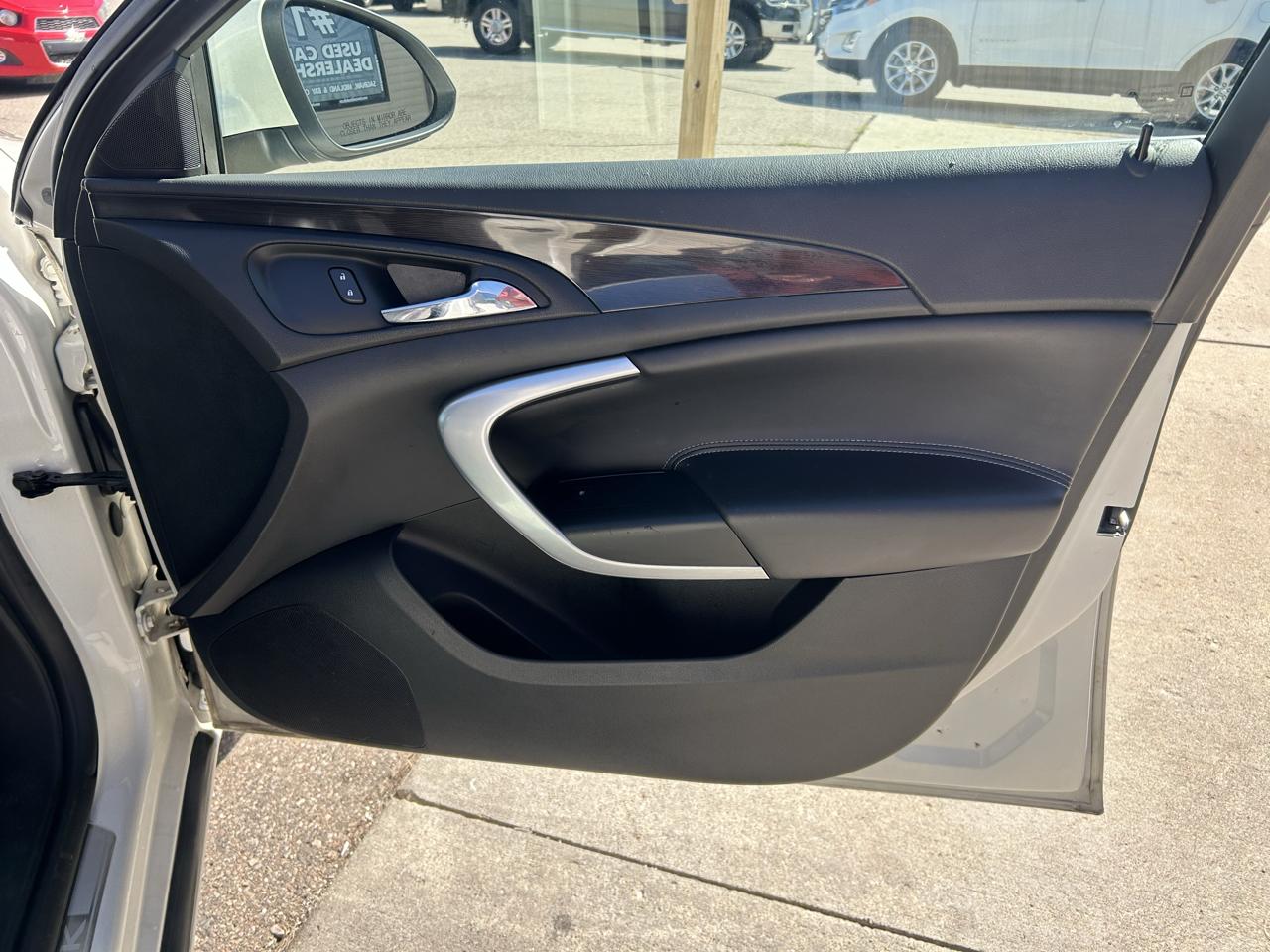 Buick Regal 4dr Sdn Premium I FWD 2014