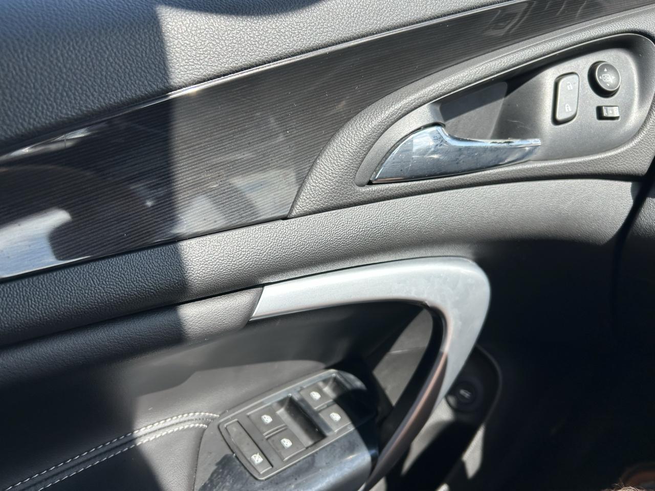Buick Regal 4dr Sdn Premium II FWD 2016