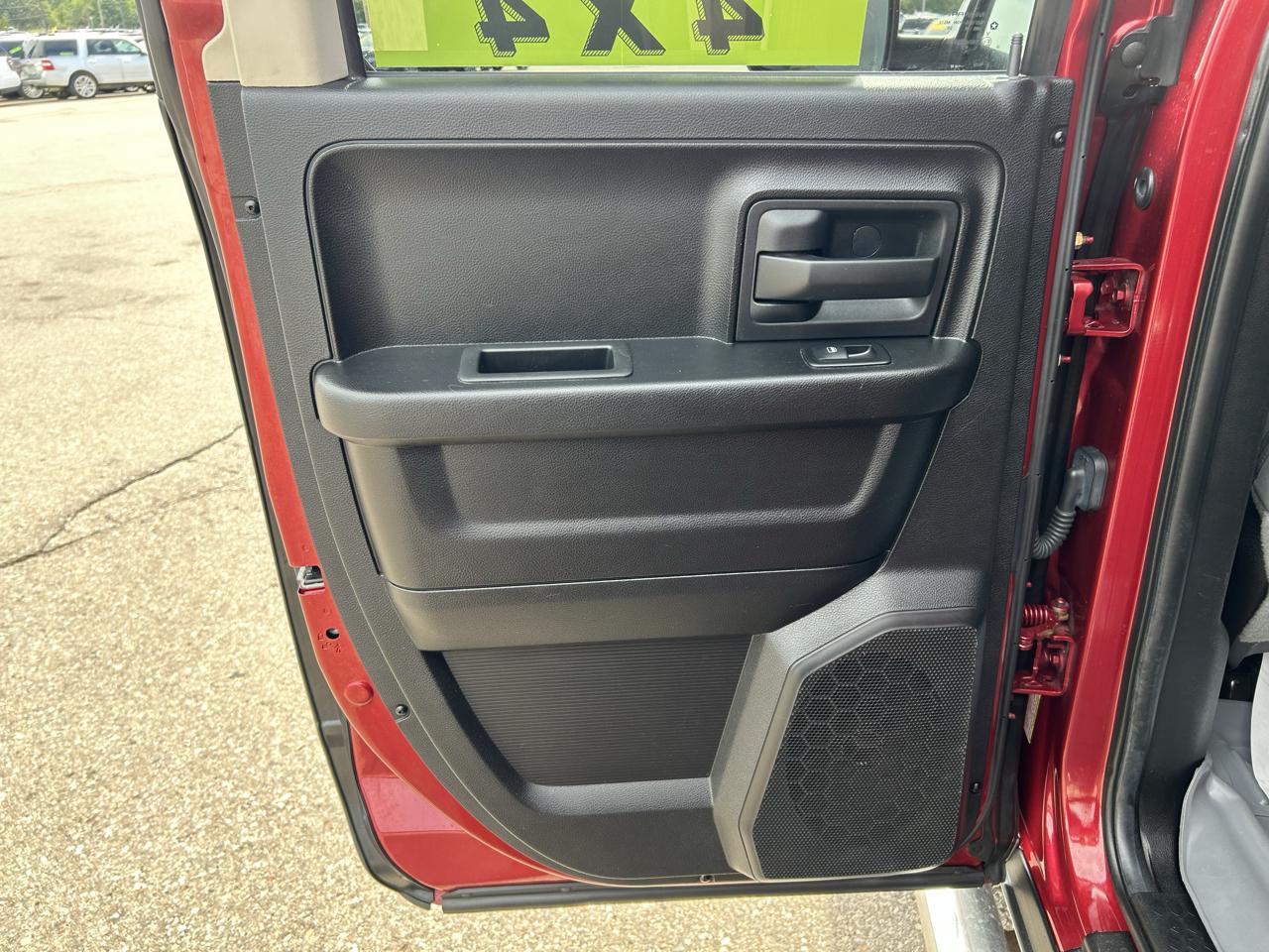 RAM 1500 4WD Quad Cab 140.5" Express 2013