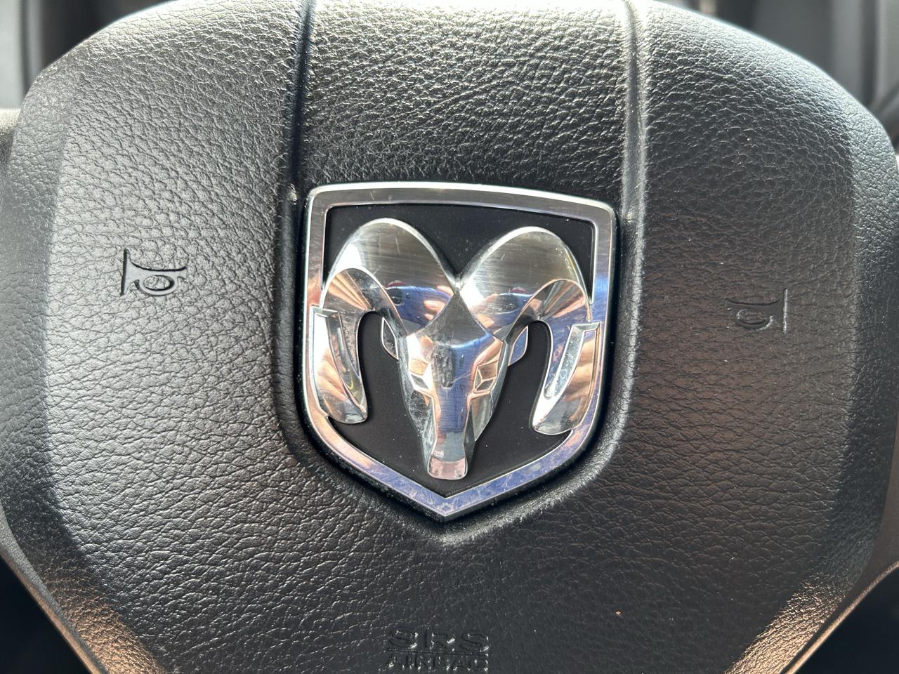 RAM 1500 4WD Quad Cab 140.5" Express 2013