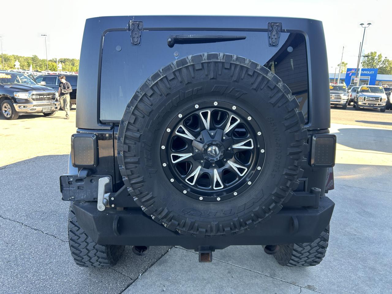 Jeep Wrangler Unlimited 4WD 4dr Sahara 2011