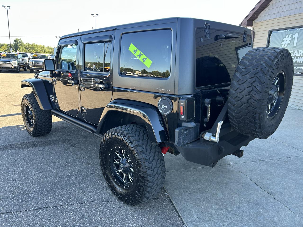 Jeep Wrangler Unlimited 4WD 4dr Sahara 2011