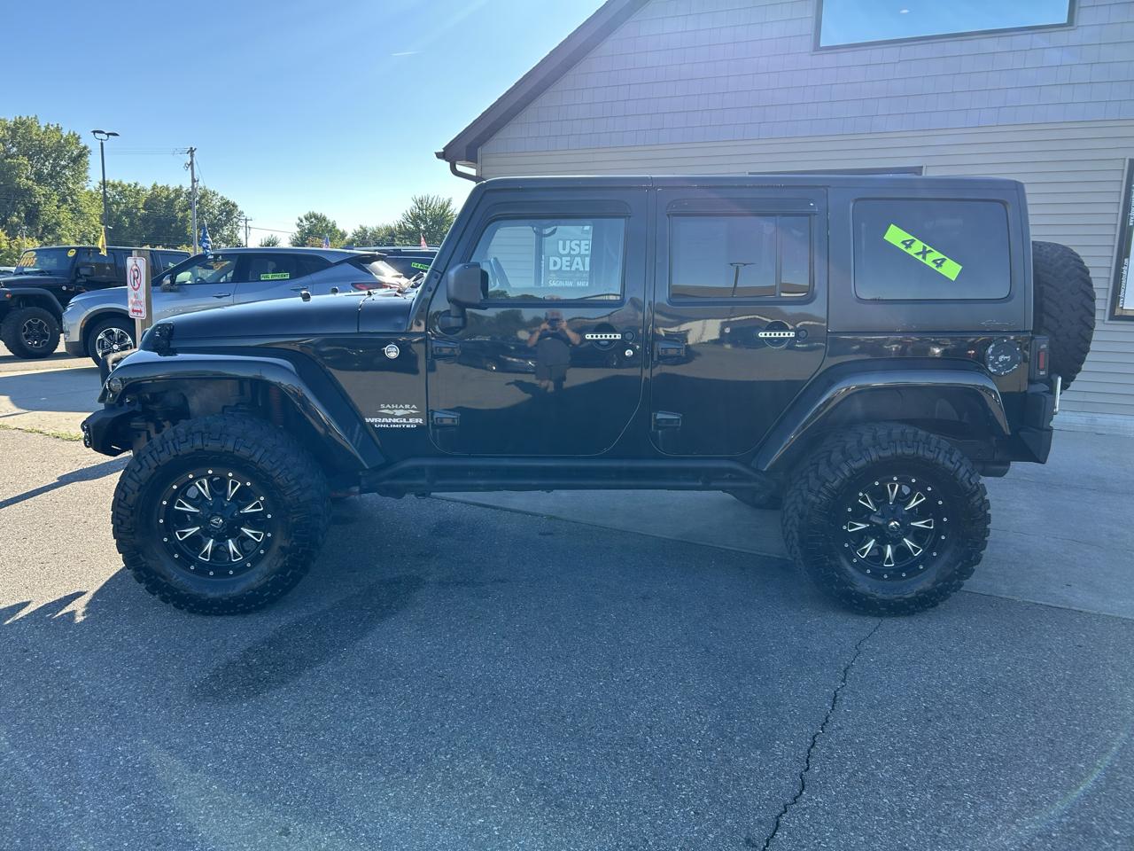 Jeep Wrangler Unlimited 4WD 4dr Sahara 2011