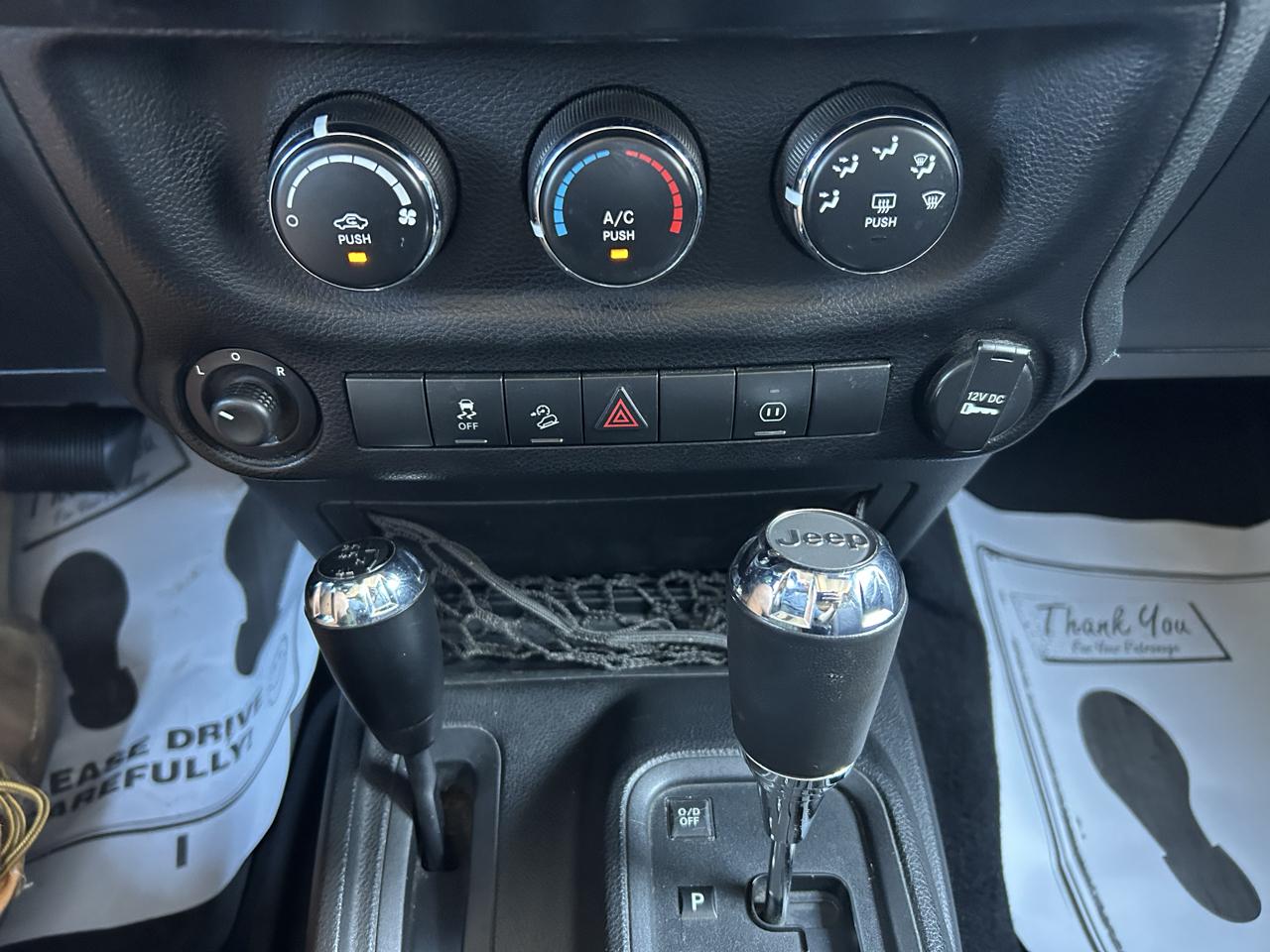 Jeep Wrangler Unlimited 4WD 4dr Sahara 2011