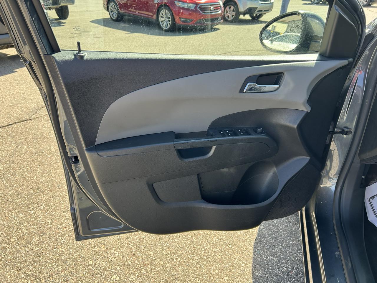 Chevrolet Sonic 5dr HB LT 2LT 2012