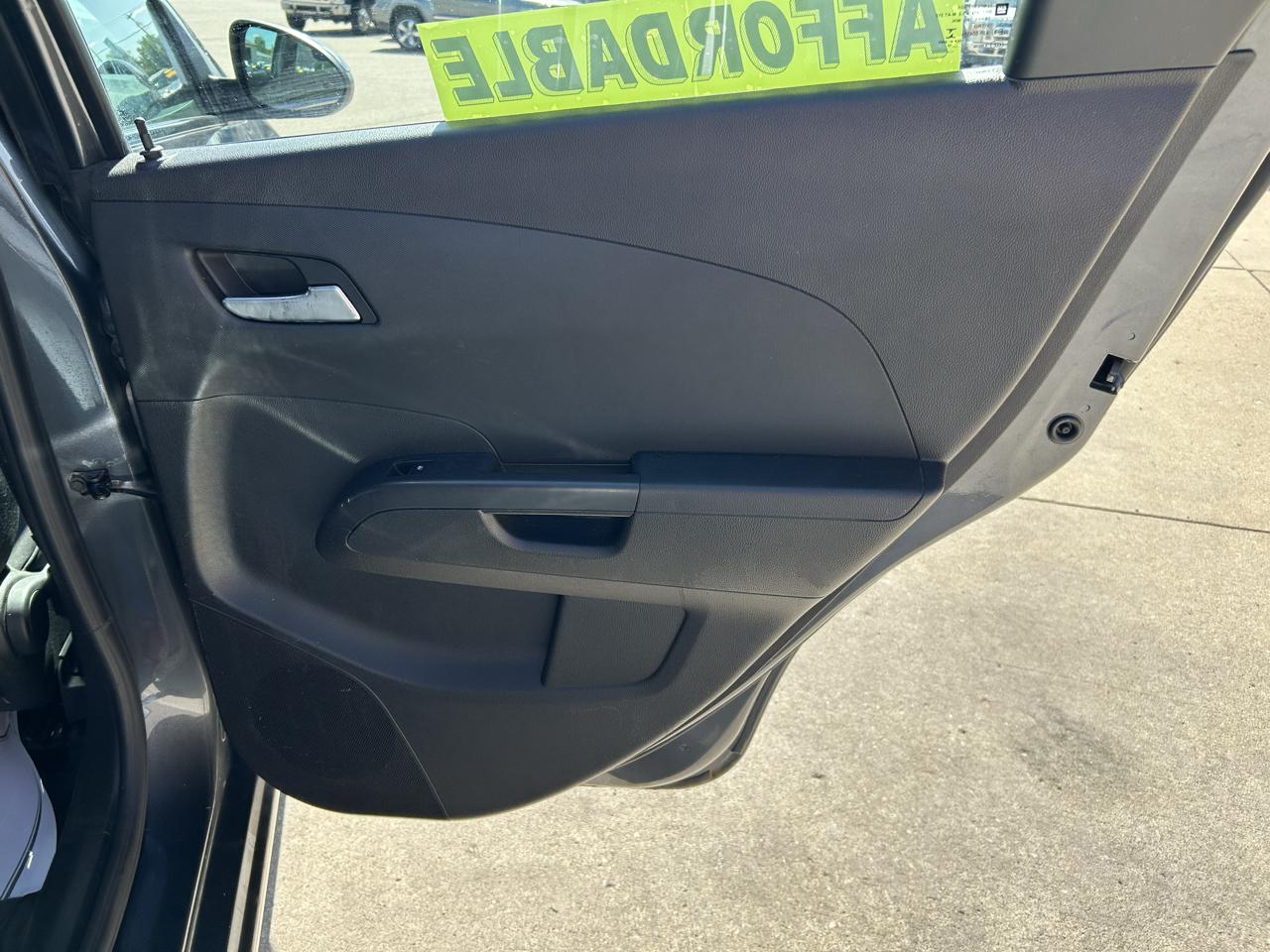 Chevrolet Sonic 5dr HB LT 2LT 2012