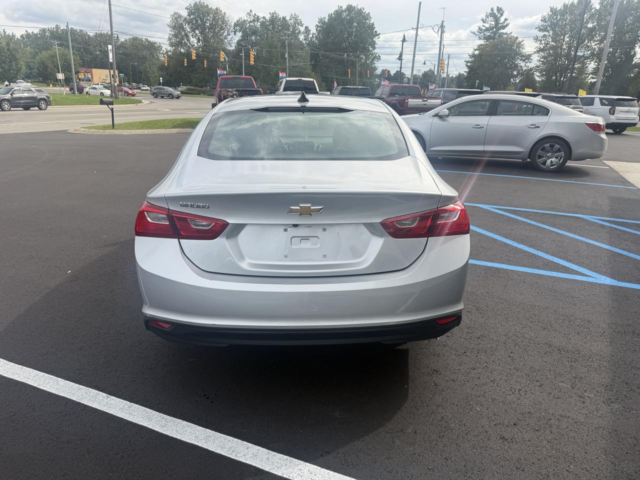 Chevrolet Malibu 4dr Sdn LS w/1FL 2021