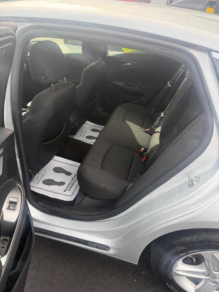Chevrolet Malibu 4dr Sdn LS w/1FL 2021