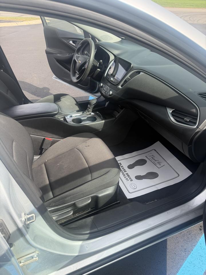 Chevrolet Malibu 4dr Sdn LS w/1FL 2021