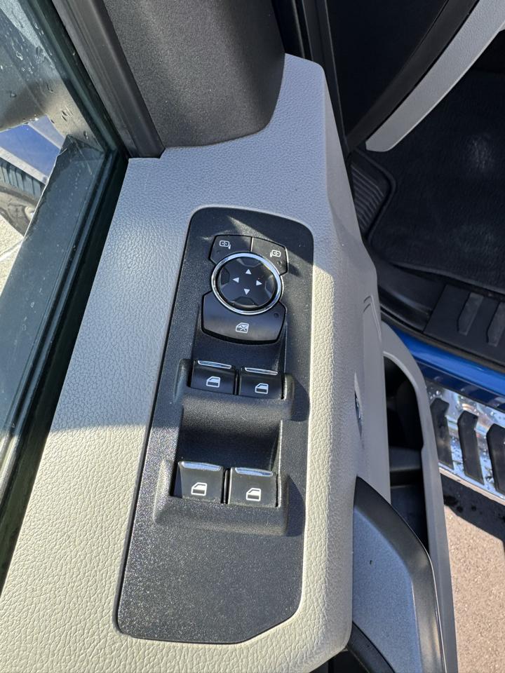 Ford F-150 4WD SuperCrew 145" XLT 2018