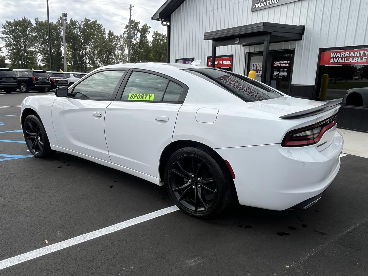 Dodge Charger 4dr Sdn SXT RWD 2016
