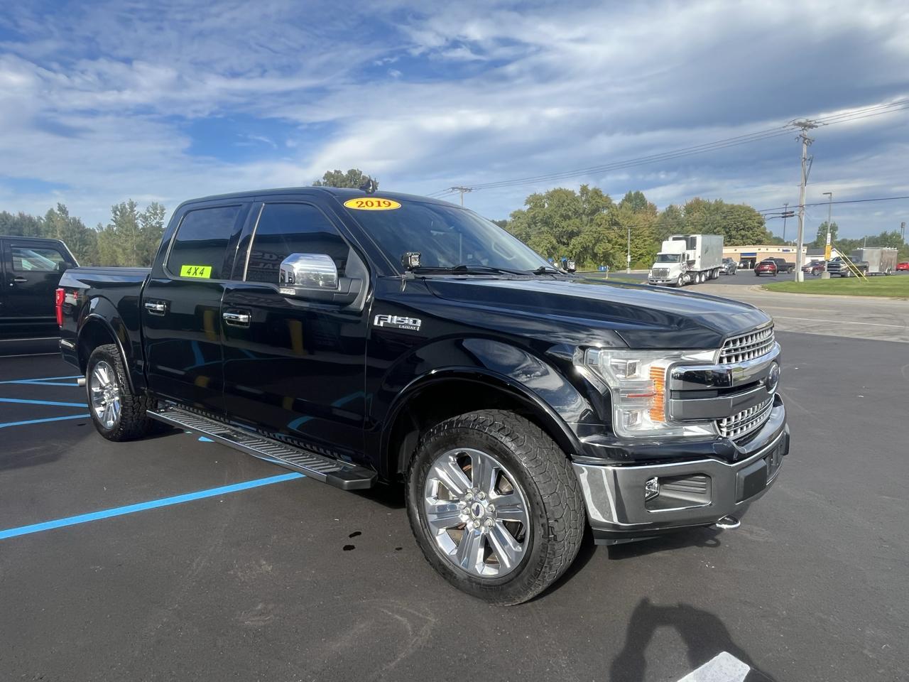 Ford F-150 4WD SuperCrew 145" Lariat 2018