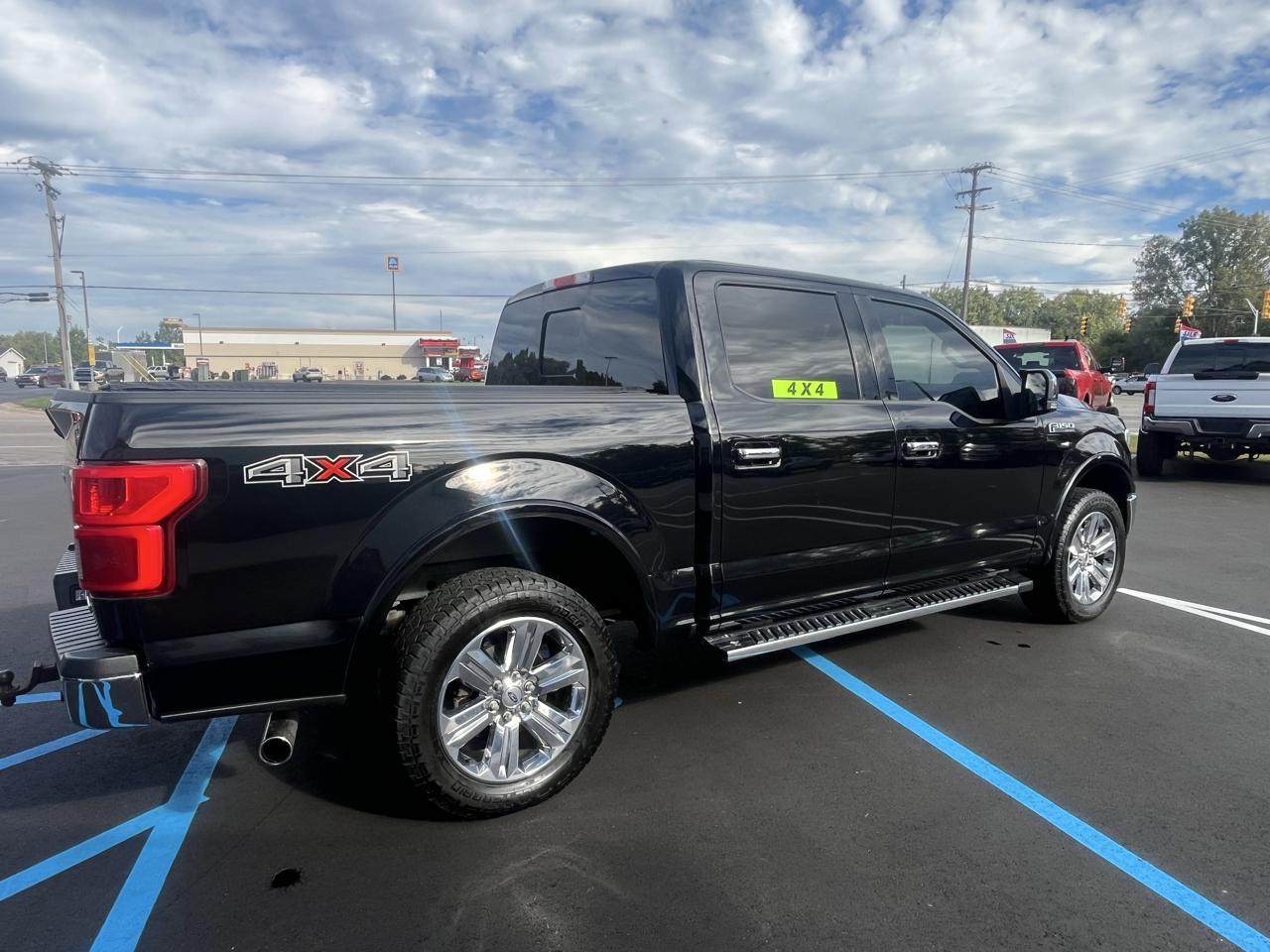 Ford F-150 4WD SuperCrew 145" Lariat 2018