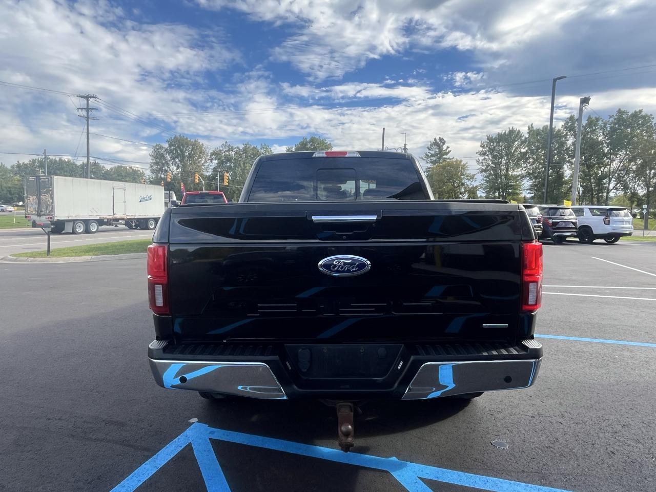 Ford F-150 4WD SuperCrew 145" Lariat 2018
