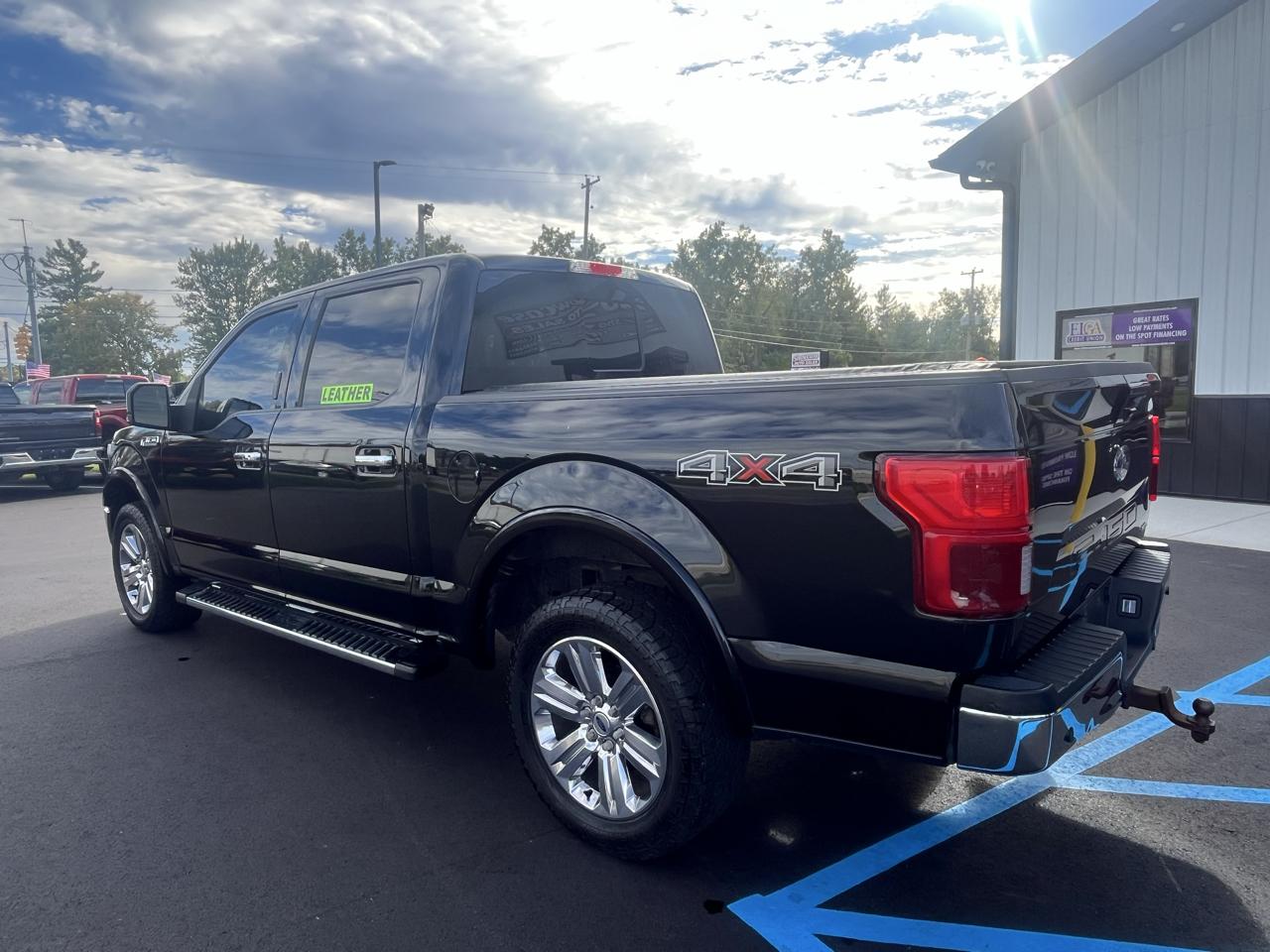 Ford F-150 4WD SuperCrew 145" Lariat 2018
