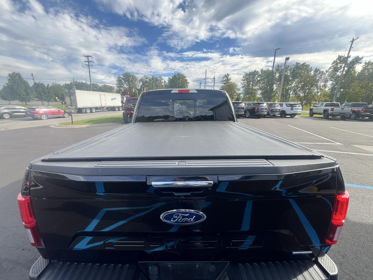 Ford F-150 4WD SuperCrew 145" Lariat 2018