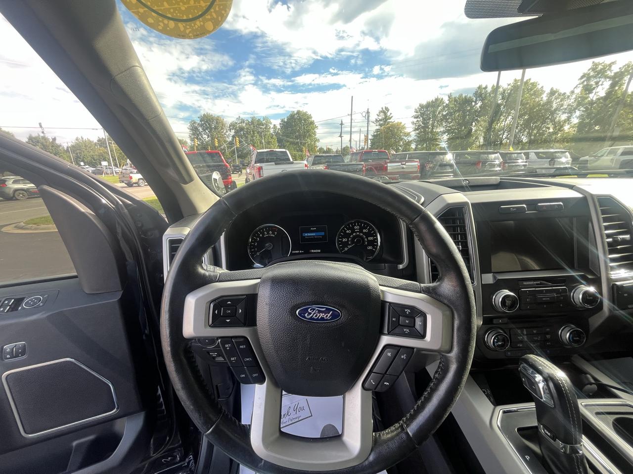 Ford F-150 4WD SuperCrew 145" Lariat 2018