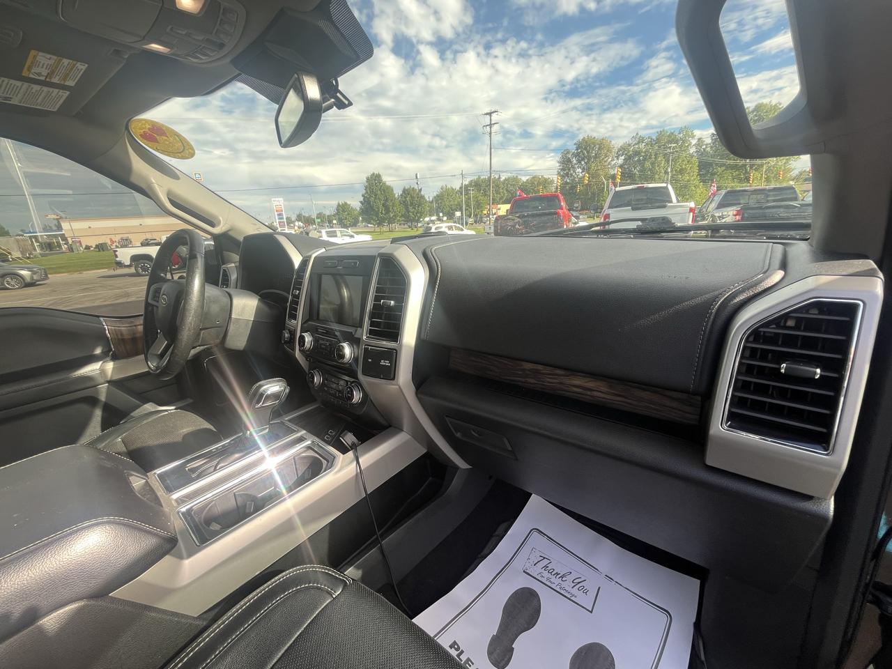 Ford F-150 4WD SuperCrew 145" Lariat 2018