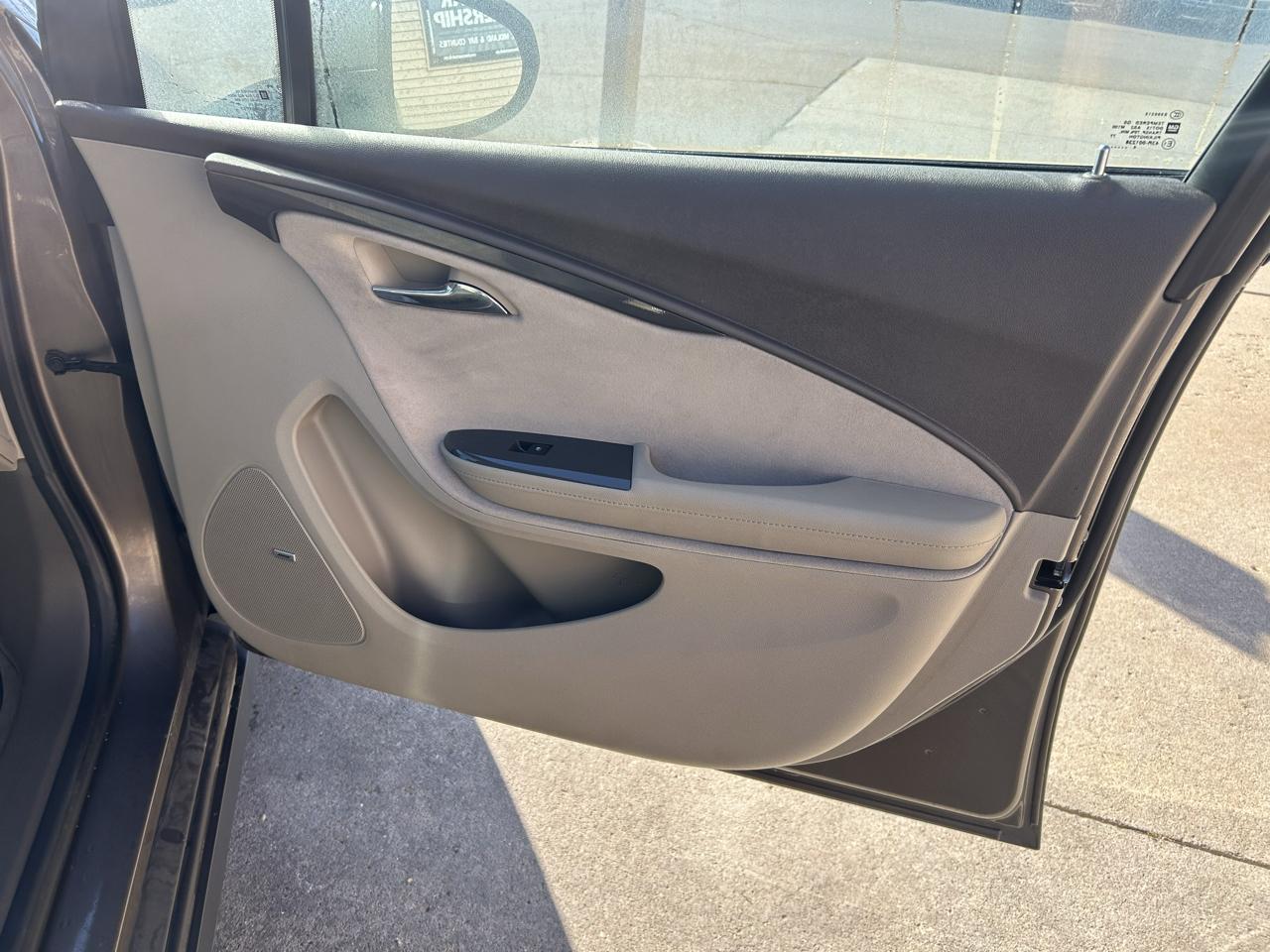 Chevrolet Volt Base 2015