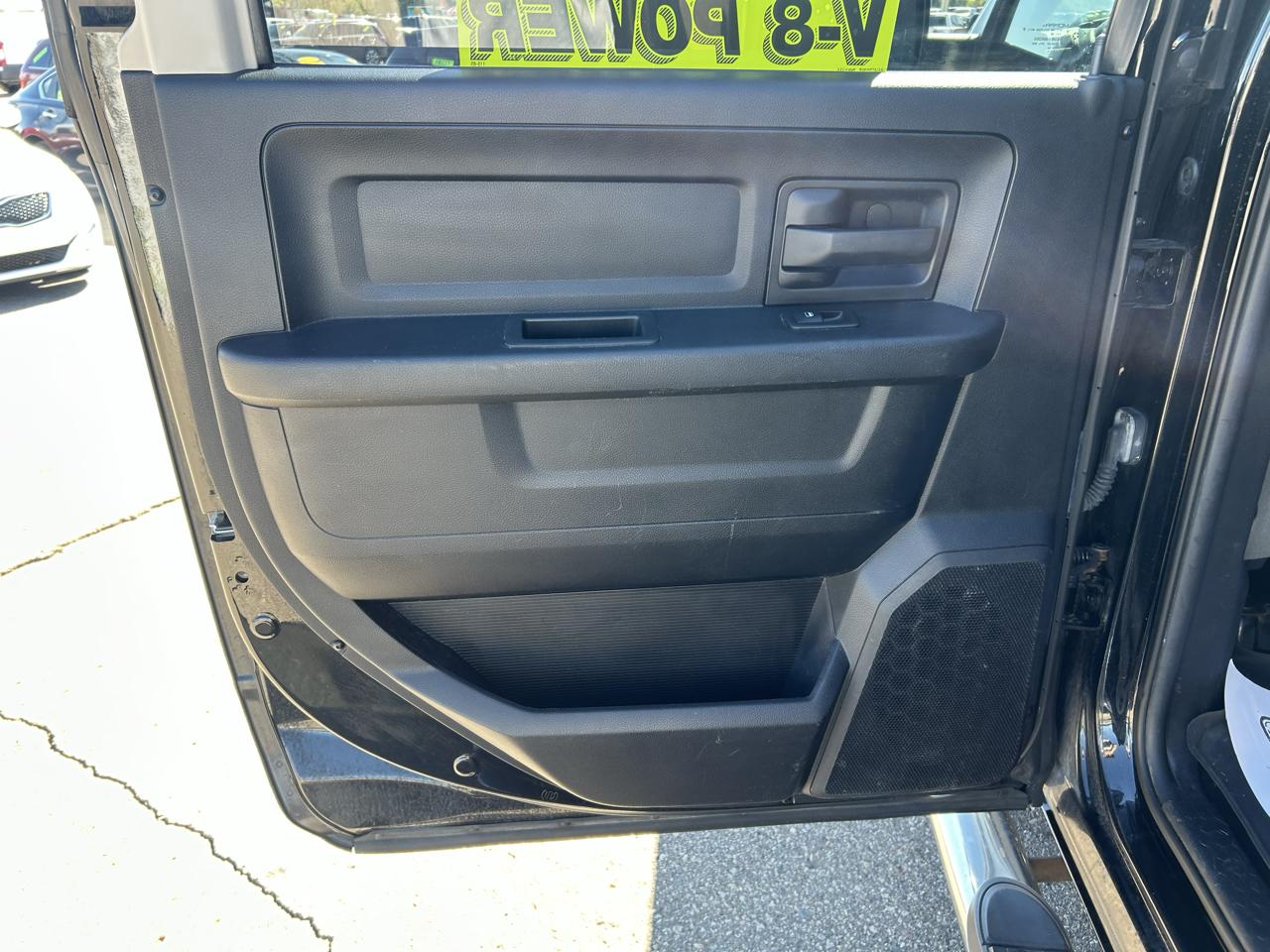 RAM 1500 4WD Crew Cab 140.5" Express 2014
