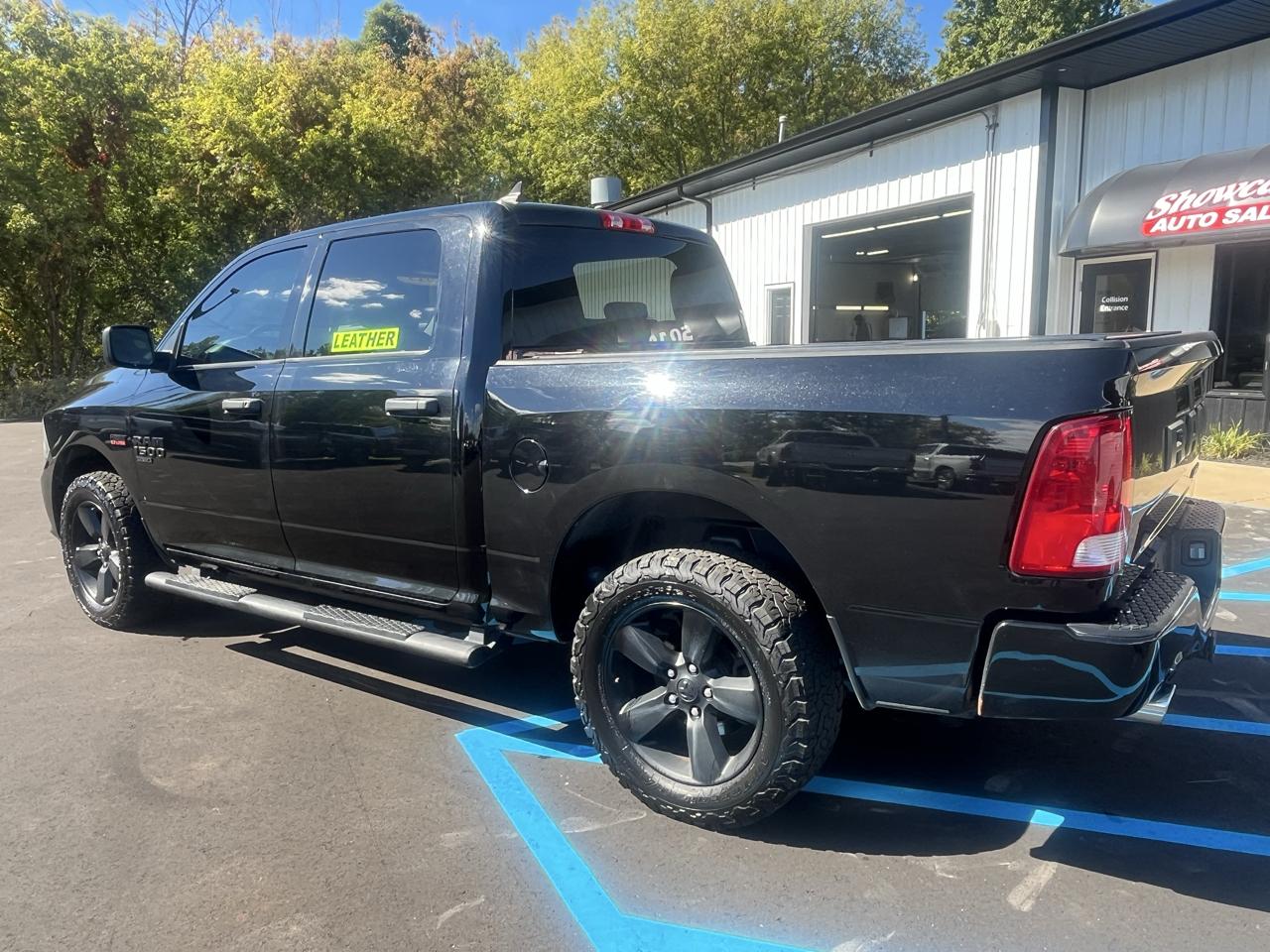 RAM 1500 Classic Express 4x4 Crew Cab 5'7" Box 2019