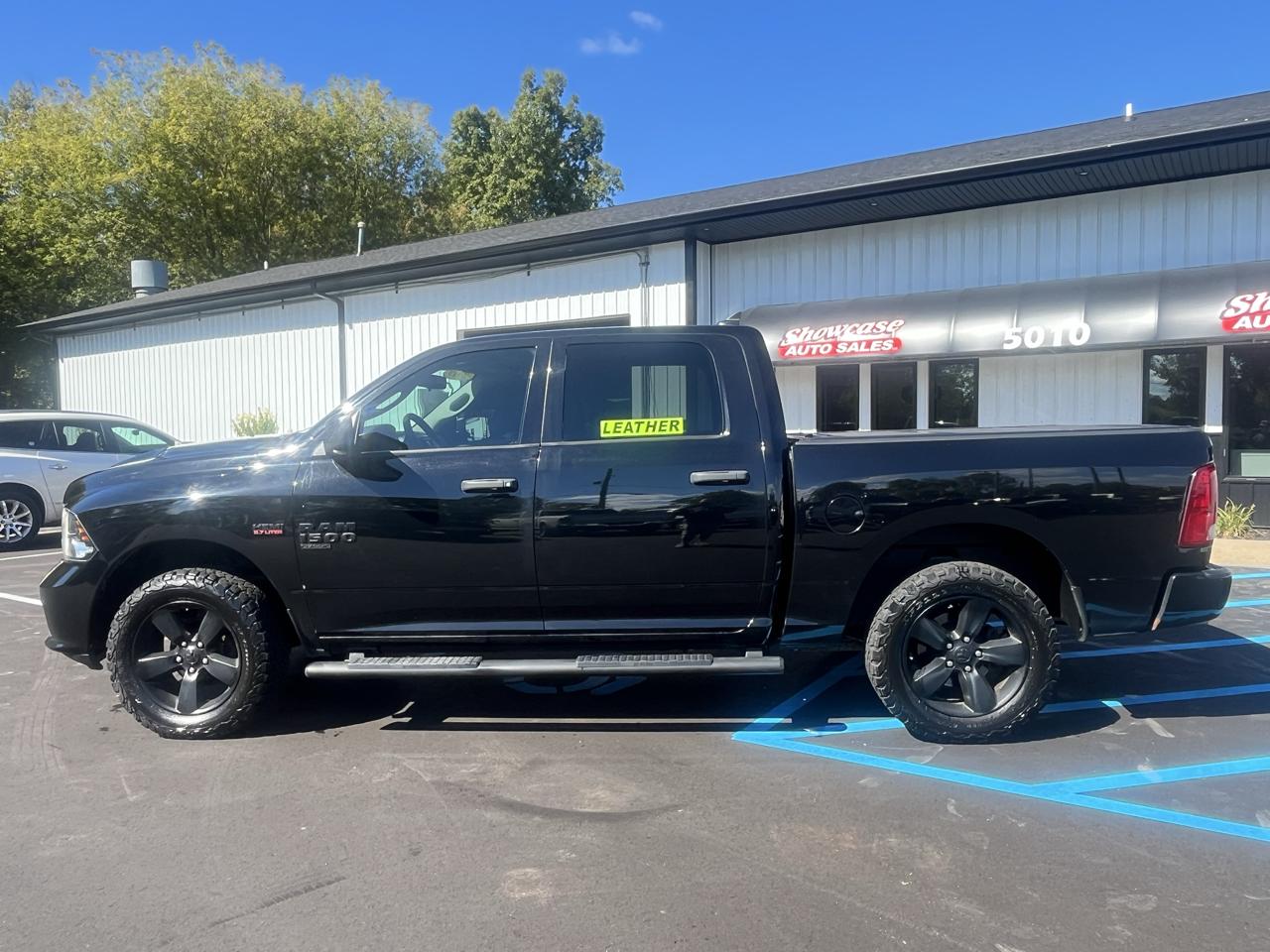 RAM 1500 Classic Express 4x4 Crew Cab 5'7" Box 2019