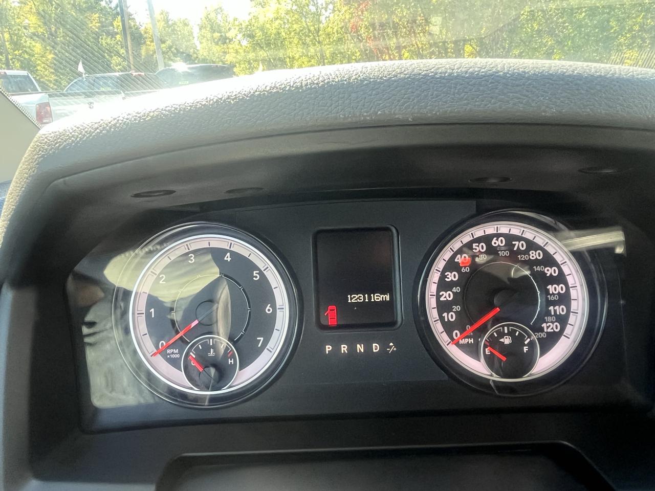 RAM 1500 Classic Express 4x4 Crew Cab 5'7" Box 2019