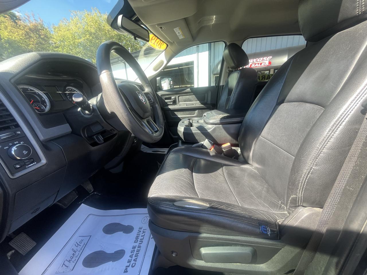 RAM 1500 Classic Express 4x4 Crew Cab 5'7" Box 2019