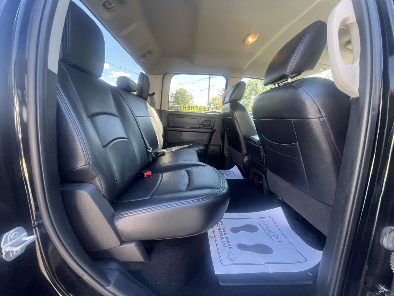 RAM 1500 Classic Express 4x4 Crew Cab 5'7" Box 2019