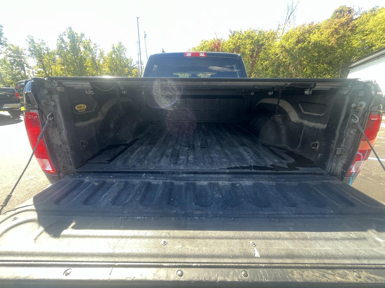 RAM 1500 Classic Express 4x4 Crew Cab 5'7" Box 2019
