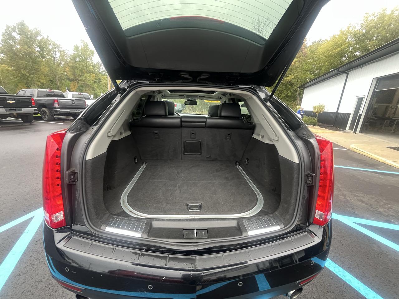 Cadillac SRX FWD 4dr Luxury Collection 2011