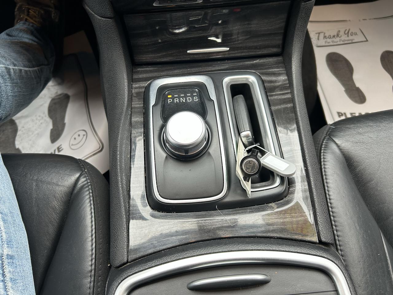Chrysler 300 4dr Sdn Limited AWD 2016
