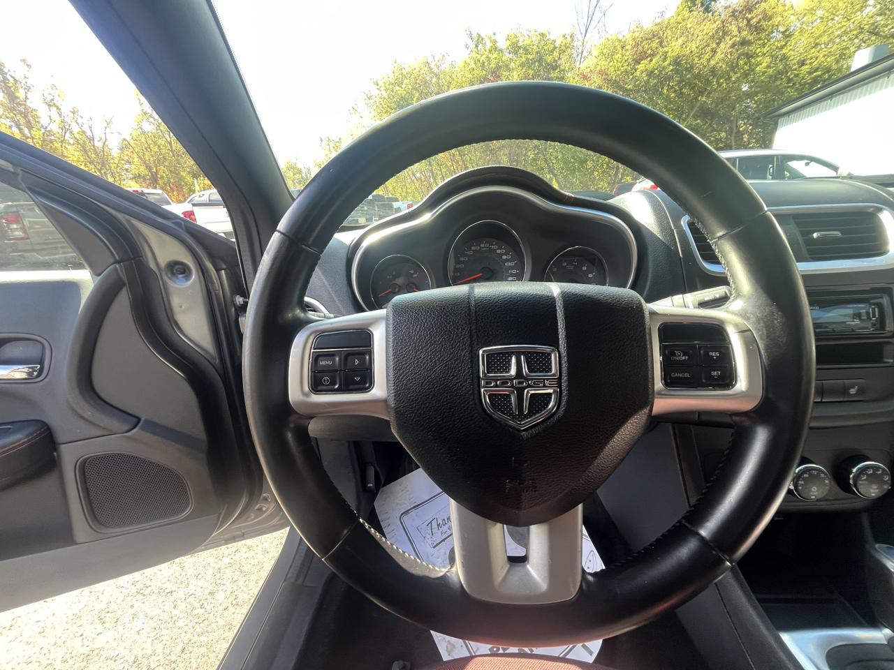 Dodge Avenger 4dr Sdn SXT Plus 2012