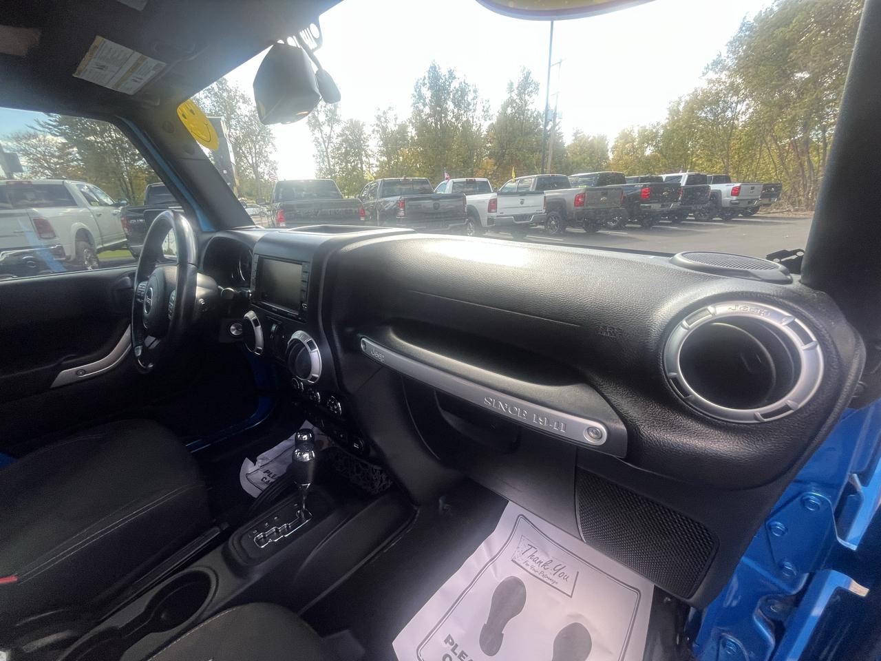 Jeep Wrangler Unlimited 4WD 4dr Sahara 2015