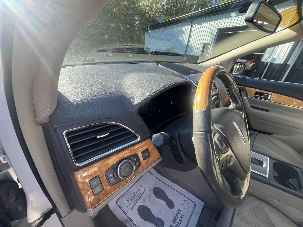 Lincoln MKX AWD 4dr 2011