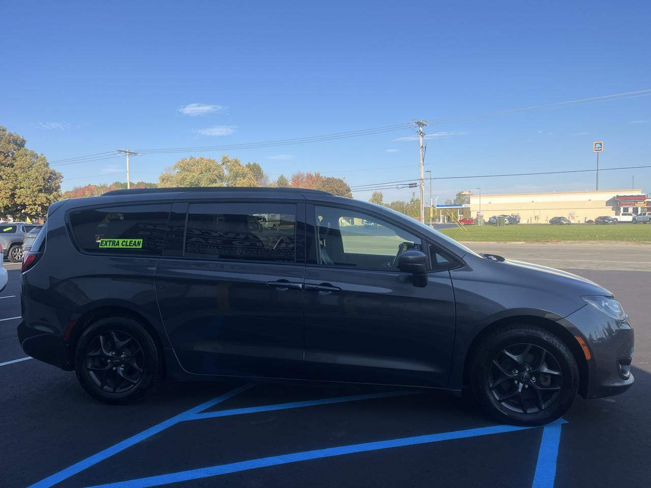 Chrysler Pacifica Touring L FWD 2019