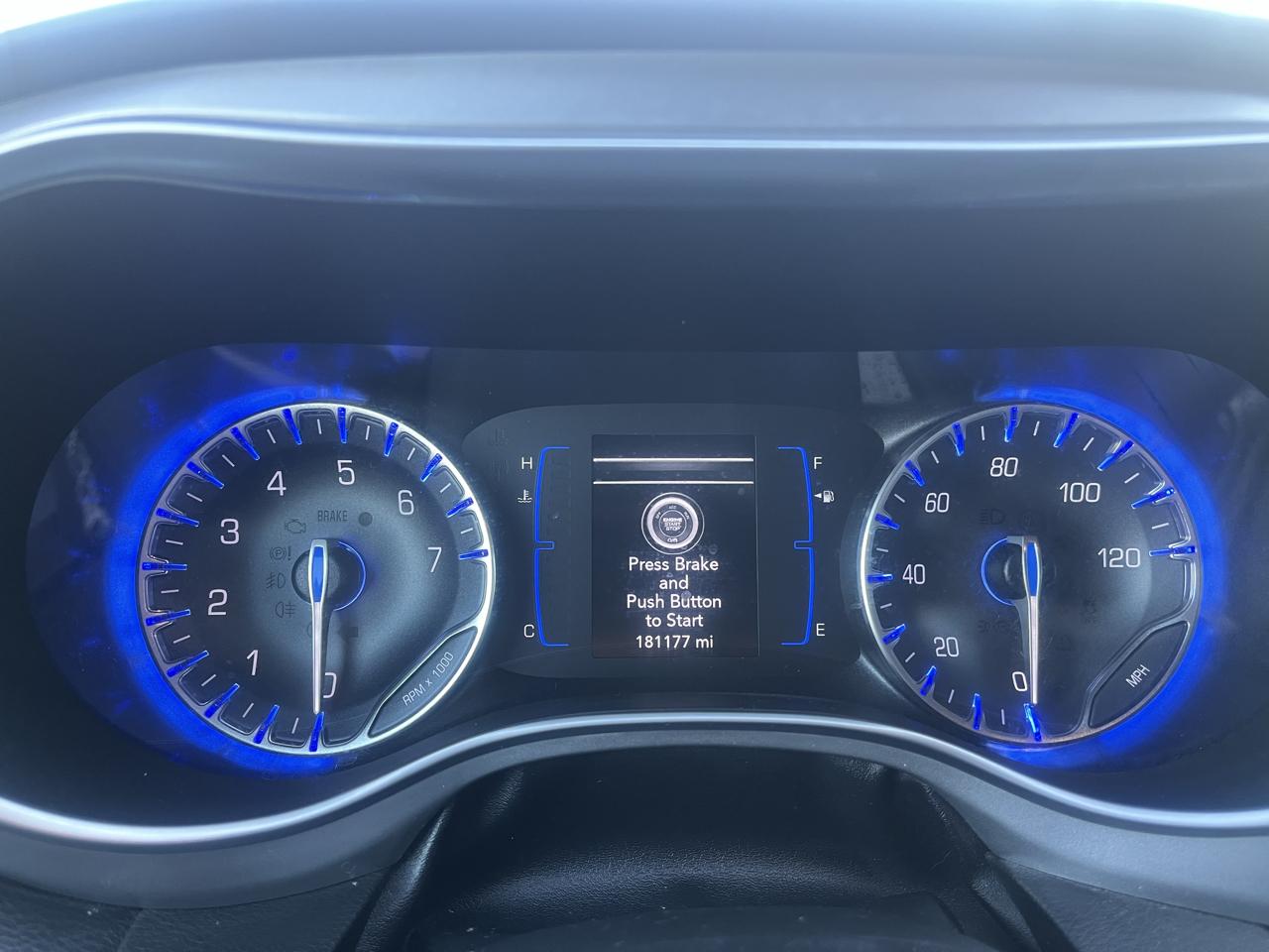 Chrysler Pacifica Touring L FWD 2019