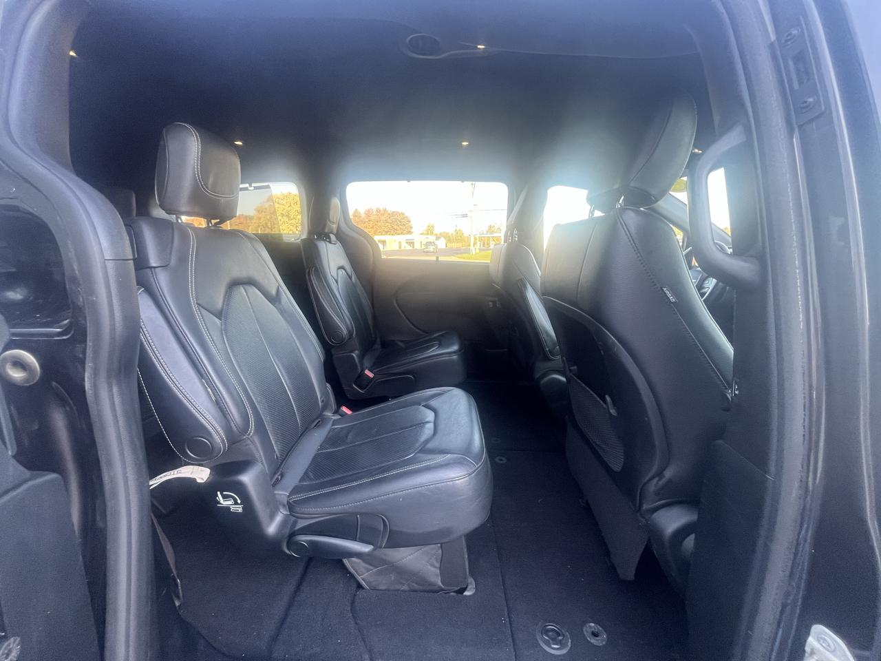 Chrysler Pacifica Touring L FWD 2019