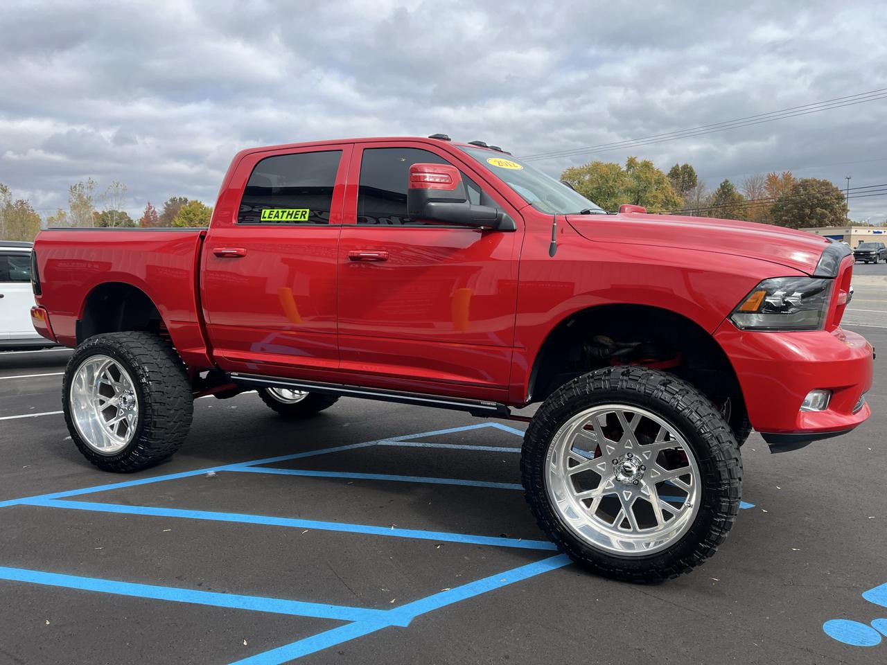 RAM 1500 4WD Crew Cab 140.5" Express 2012