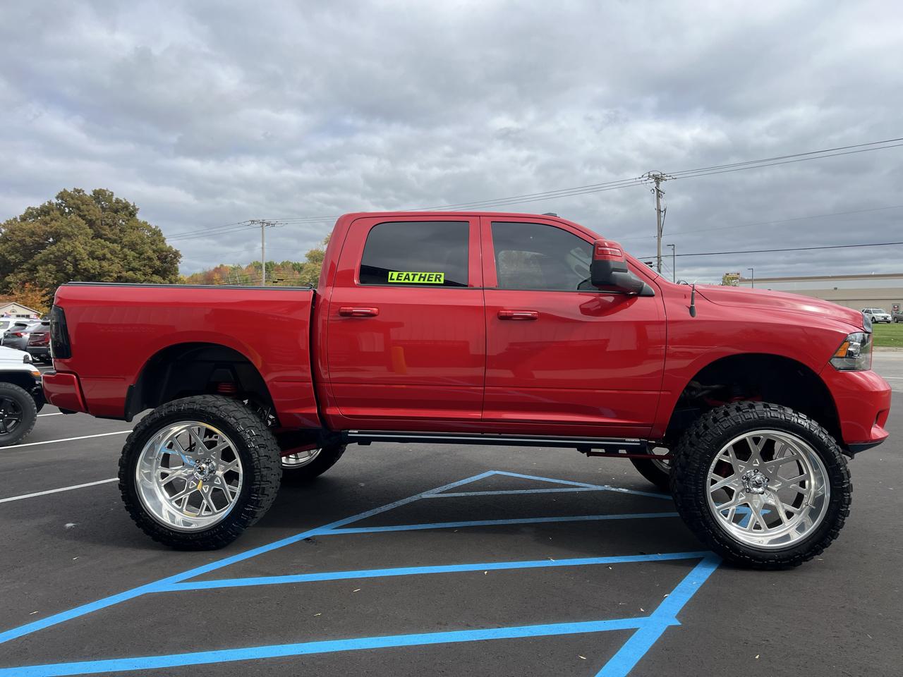RAM 1500 4WD Crew Cab 140.5" Express 2012