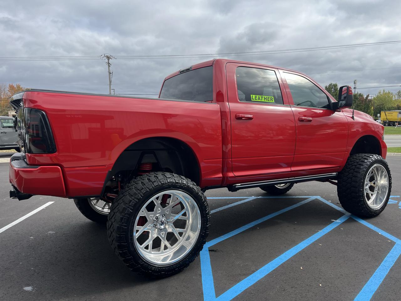 RAM 1500 4WD Crew Cab 140.5" Express 2012