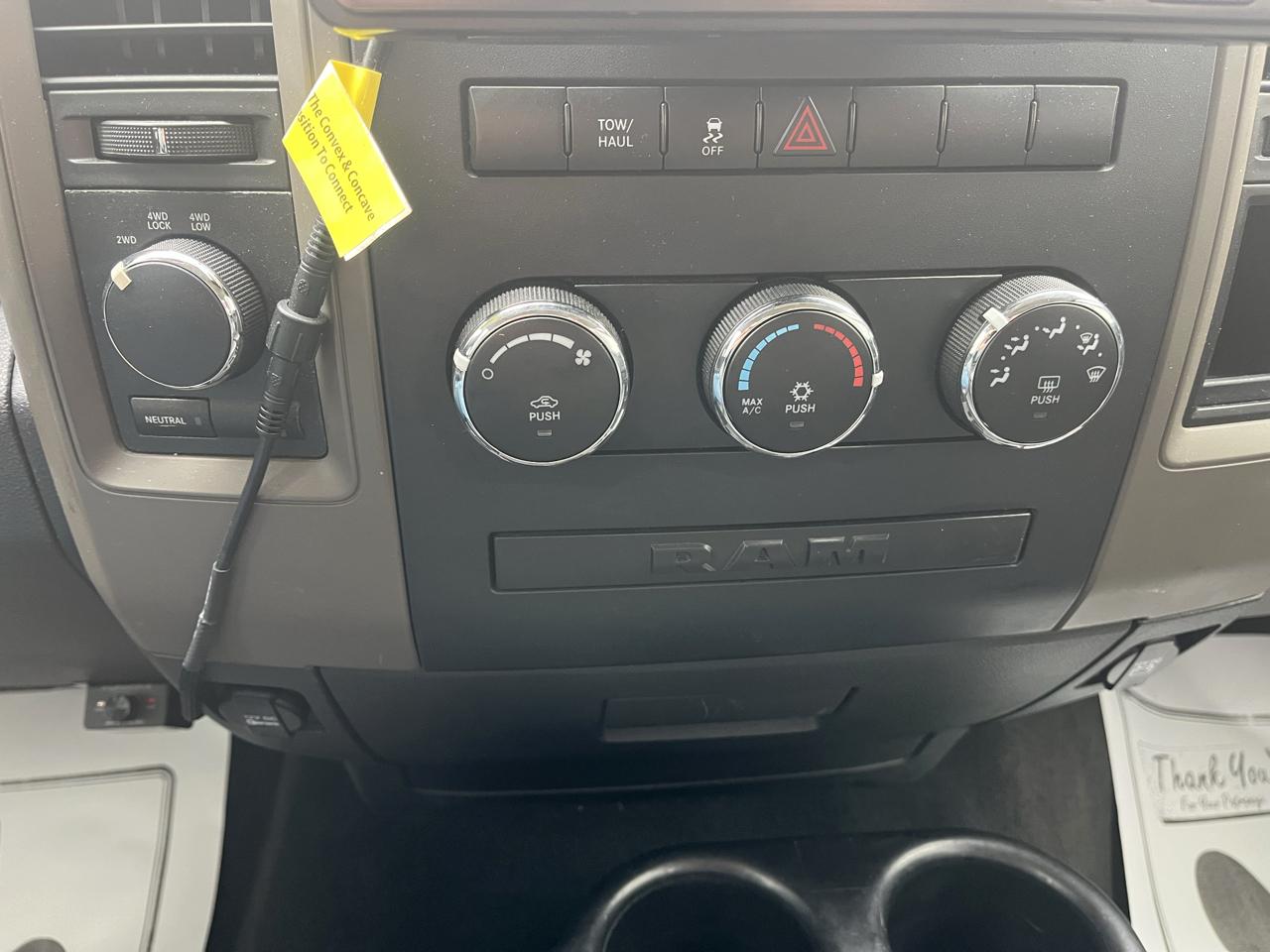 RAM 1500 4WD Crew Cab 140.5" Express 2012