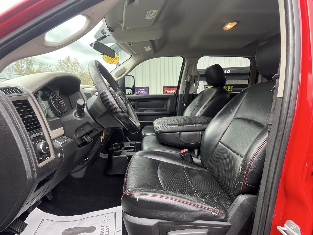 RAM 1500 4WD Crew Cab 140.5" Express 2012