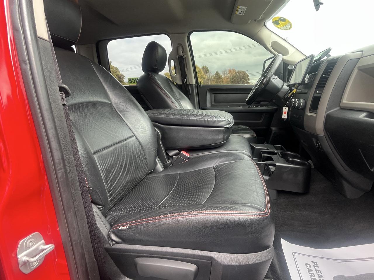 RAM 1500 4WD Crew Cab 140.5" Express 2012