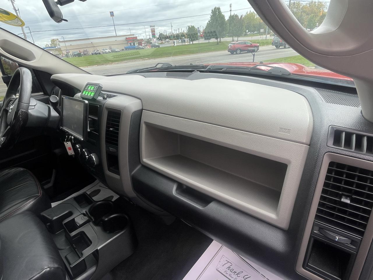 RAM 1500 4WD Crew Cab 140.5" Express 2012