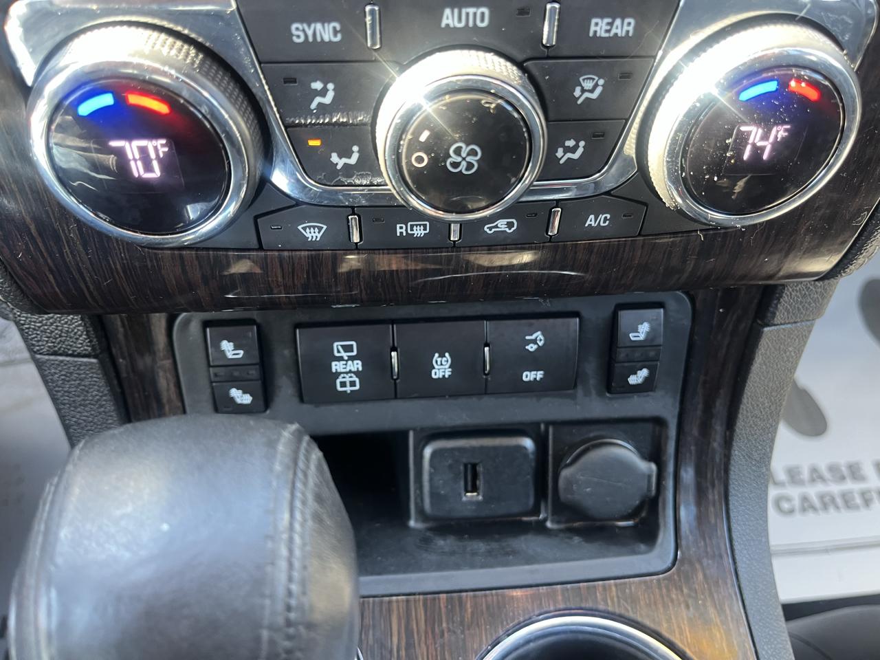 Chevrolet Traverse AWD 4dr LT w/2LT 2015